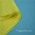 Vêtement jaune rempli de coton aiguilleté